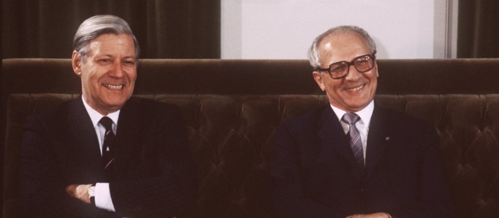 Helmut Schmidt and Erich Honecker are sitting next to each other
