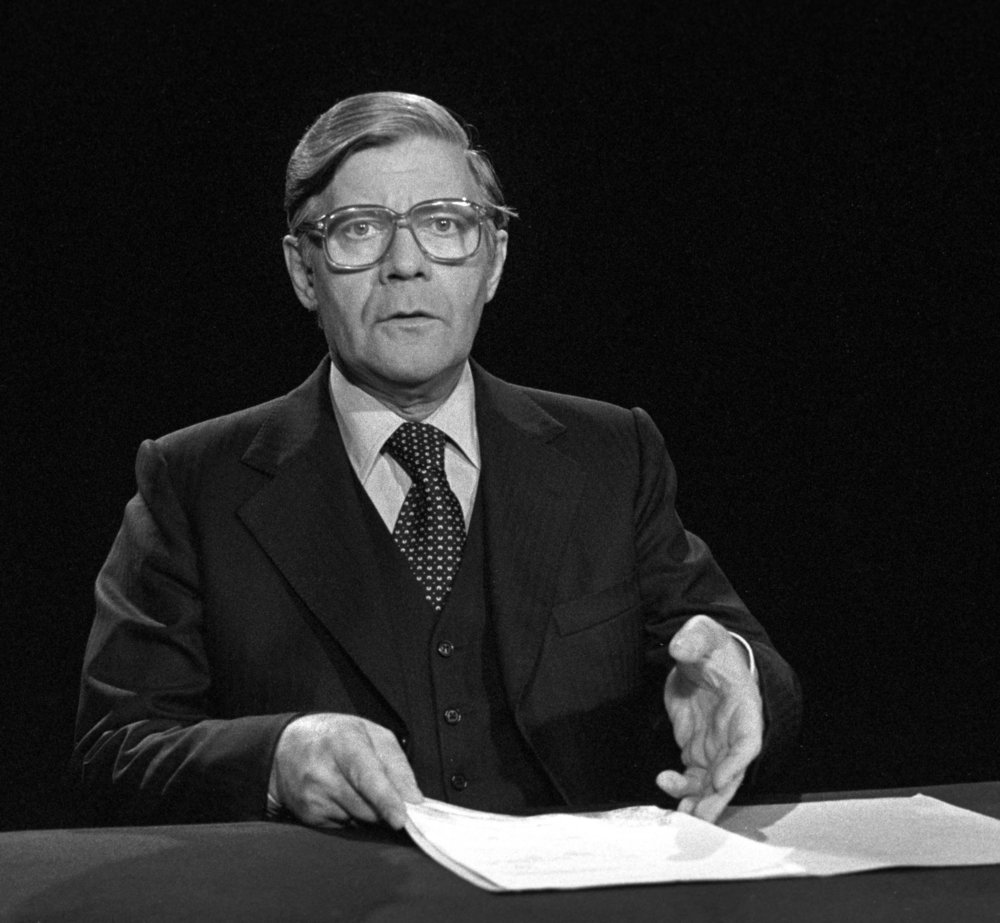 Helmut Schmidt during a television address