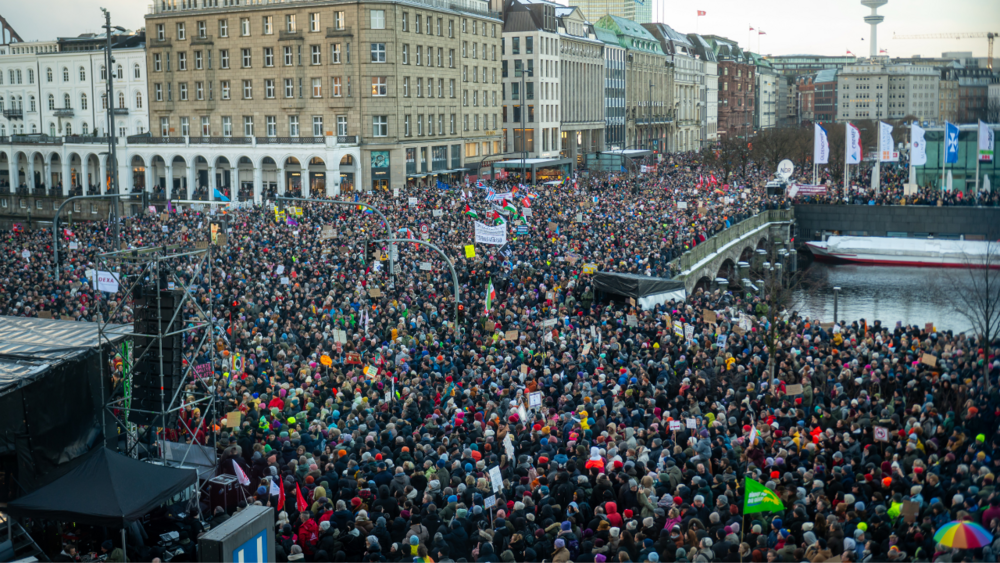 Demonstrators at Jungfernstieg in Hamburg.