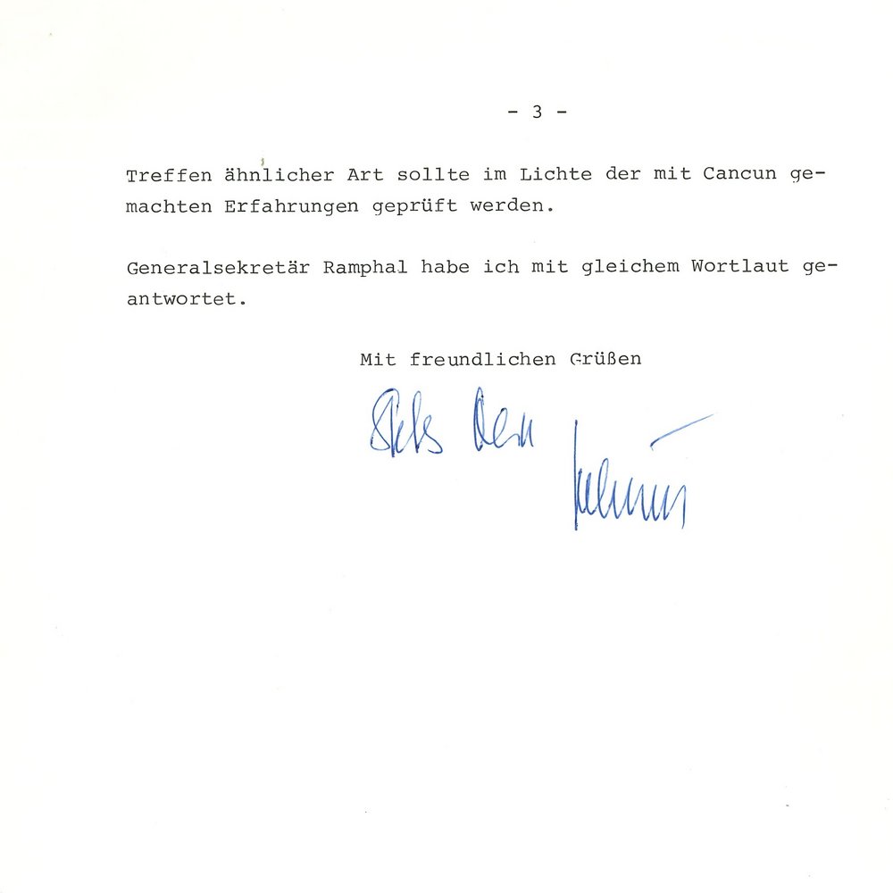 Mit Schreibmaschine getippter Brief von Helmut Schmidt an Willy Brandt