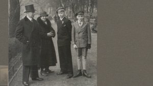 Black and white photo of the Schmidt family with parents Gustav and Ludovika and brothers Helmut and Wolfgang 