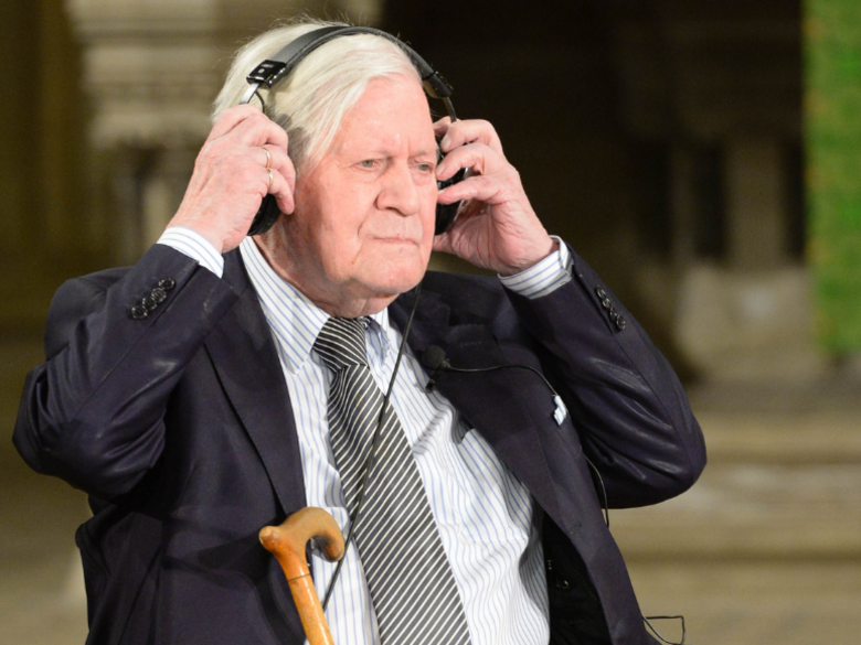 Helmut Schmidt with headphones in the