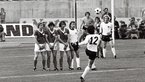[Translate to English:] Schwarz-Weiß-Aufnahme der Fußballnationalmannschaft der DDR bei Elfmeterschießen