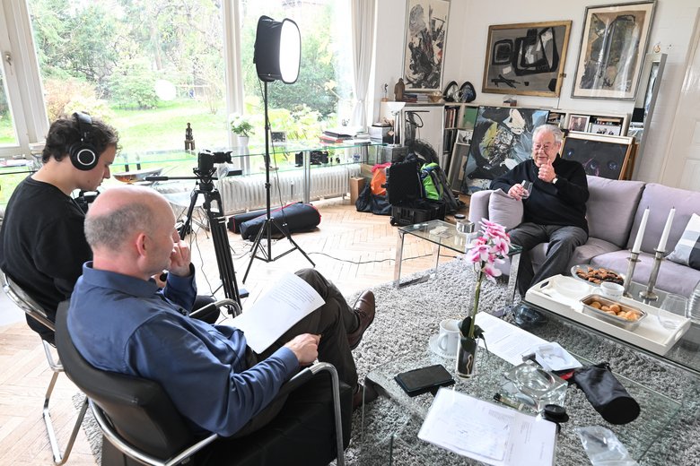 Interviewsituation mit drei Leuten