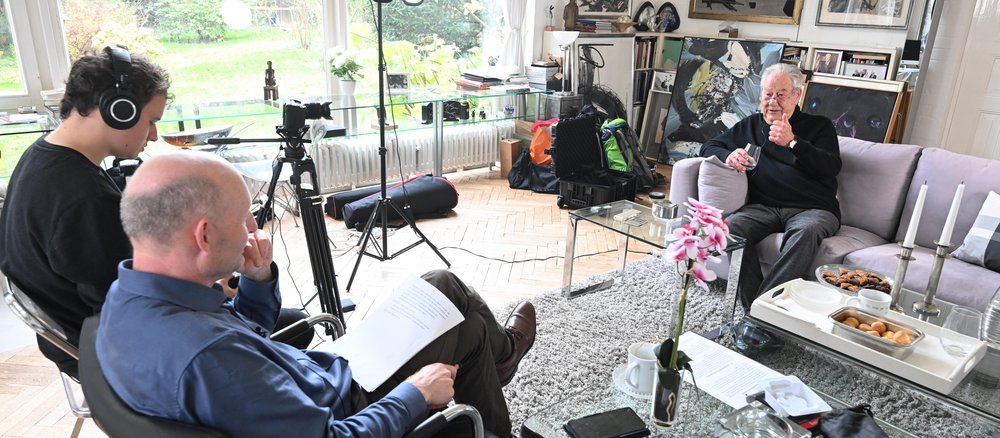 Interviewsituation mit drei Leuten