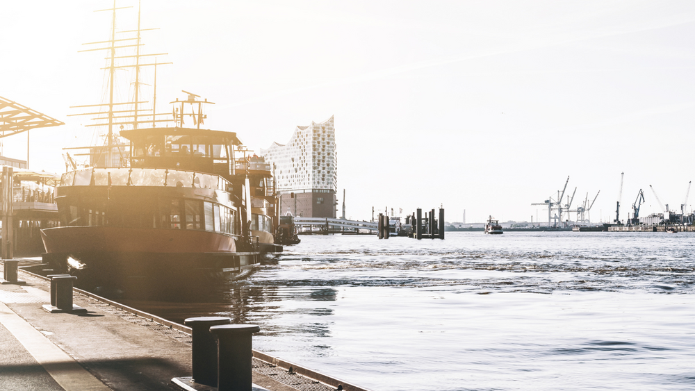 Schiff in Hamburger Hafen