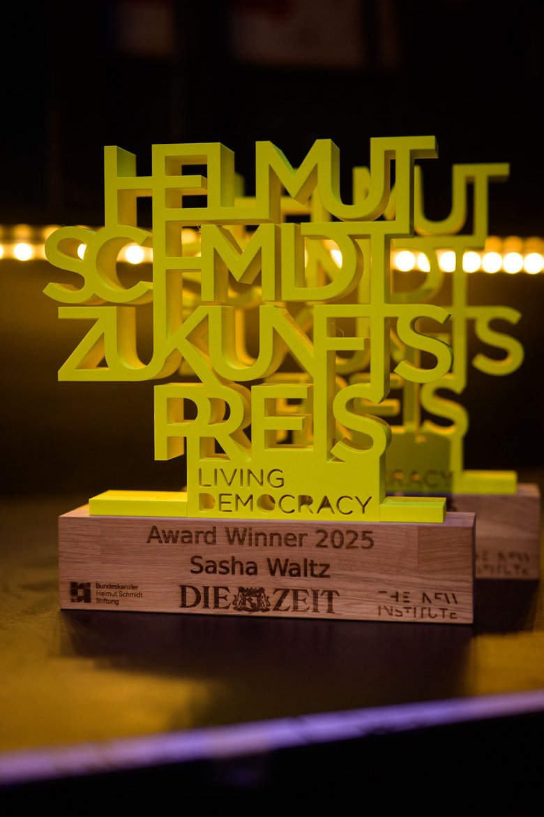 [Translate to English:] Helmut Schmidt Zukunftspreis
