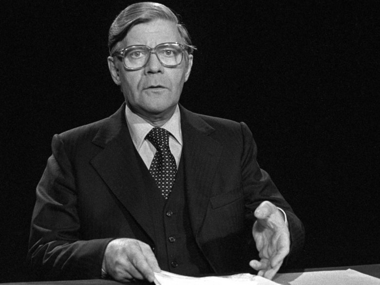 Helmut Schmidt during a television address