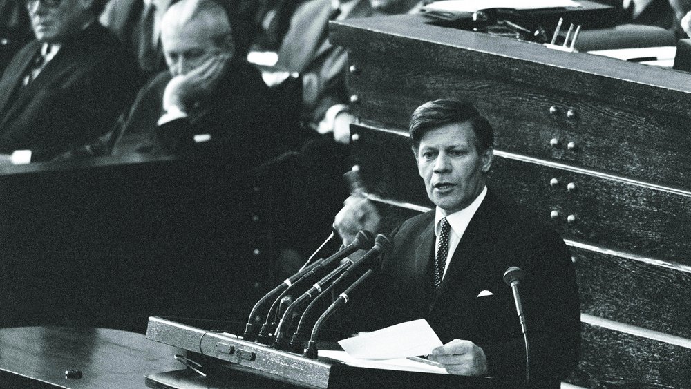 Helmut Schmidt bei Rede in Bundestag
