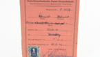 roter Mitgliedausweis von Helmut Schmidt