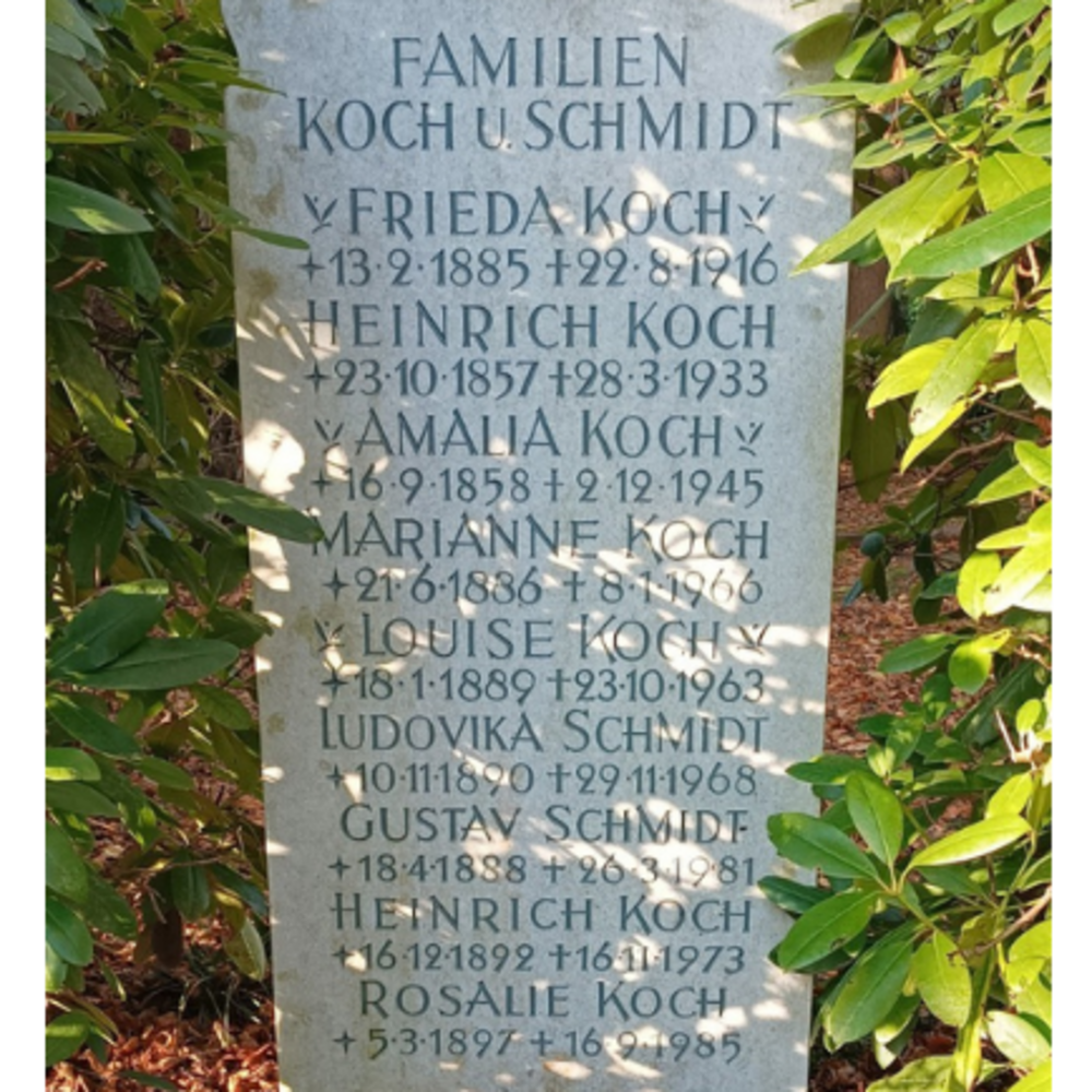 Family gravestone of the Koch and Schmidt families