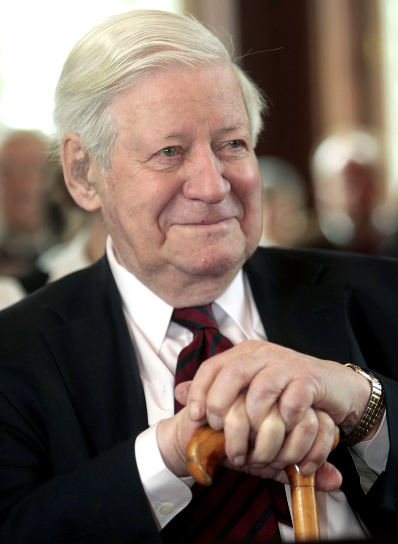 Former Chancellor Helmut Schmidt during the book launch for “Erzähl doch mal von früher” (Loki Schmidt) on 13 November 2008 in Hamburg.