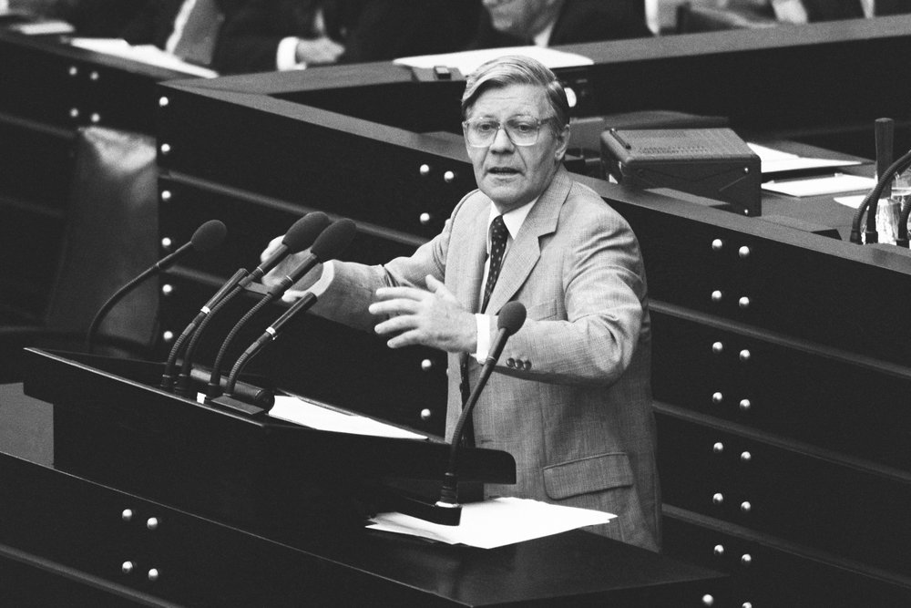 Helmut Schmidt speaking in the Bundestag