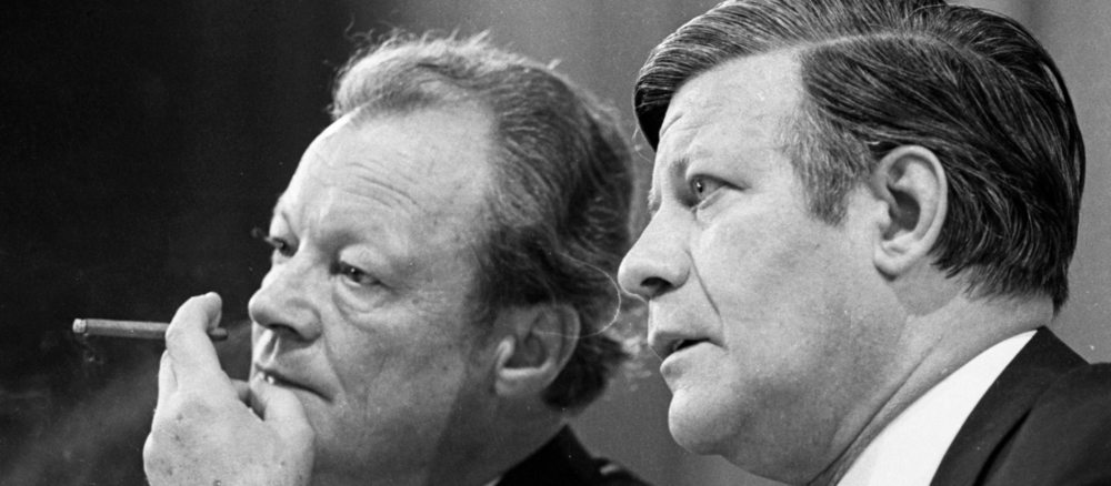 Schwarz-weiß Foto von Willy Brandt und Helmut Schmidt