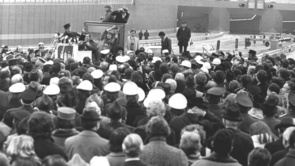 Helmut Schmidt addresses a crowd in front of the Elbe Tunnel entrance
