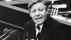 Helmut Schmidt beim Redehalten im Bundestag