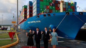 Peng Liyuan, wife of China's President Xi Jinping, China's President Xi Jinping, Panama's President Juan Carlos Varela and Panama's First Lady Lorena Castillo in front of the ship