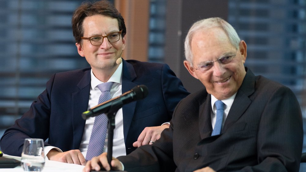 Dr Meik Woyke and Dr Wolfgang Schäuble in conversation