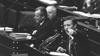 Helmut Schmidt beim Redehalten im Bundestag