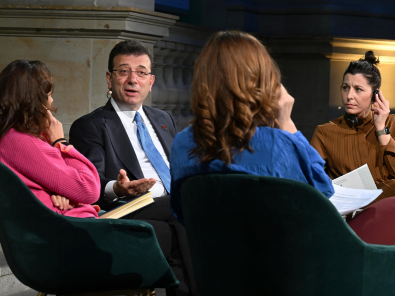 Istanbul's mayor Ekrem İmamoğlu, Dr Elisabeth Winter, Dr Nathalie Tocci and presenter Kristie Pladson in conversation.