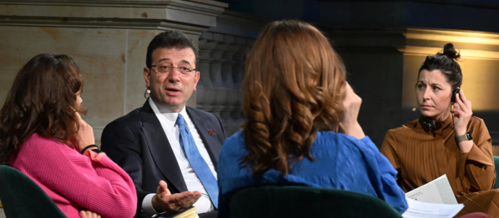 Istanbul's mayor Ekrem İmamoğlu, Dr Elisabeth Winter, Dr Nathalie Tocci and presenter Kristie Pladson in conversation.